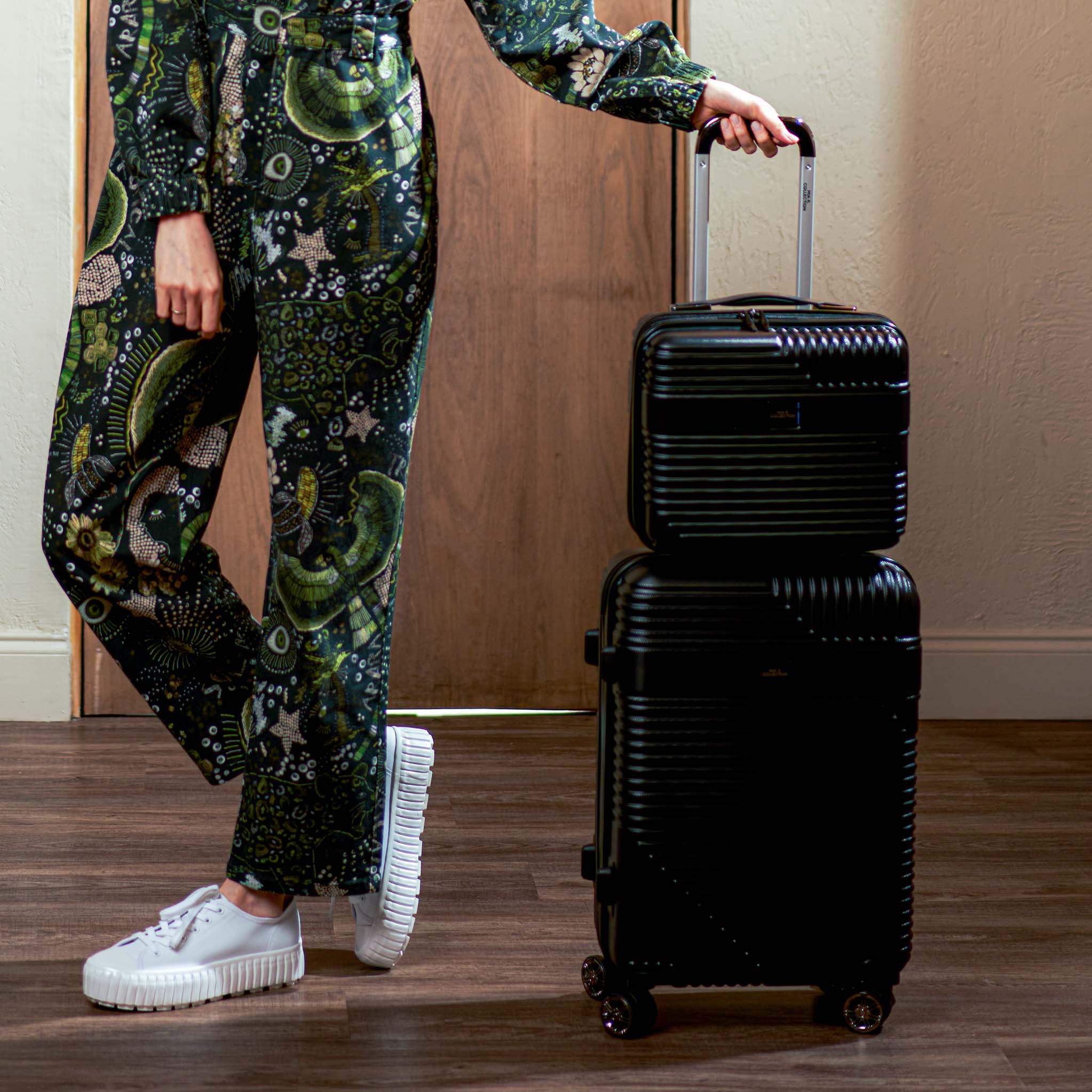 Mykonos Carry-on Roller and Cosmetic Case Set