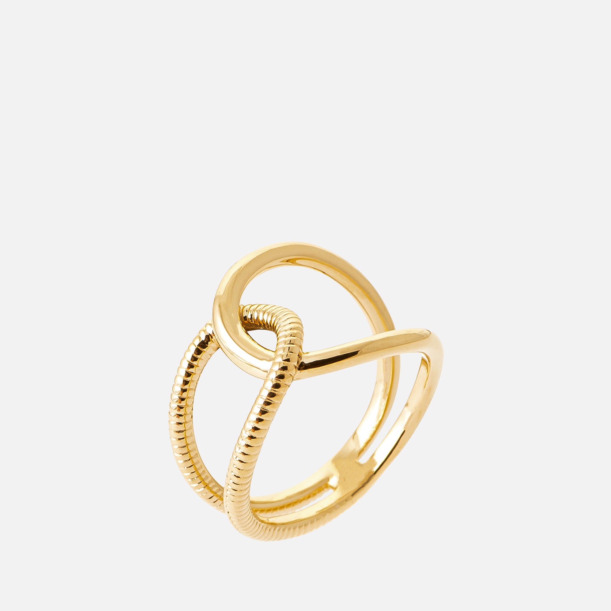 Nova Intertwined Ring