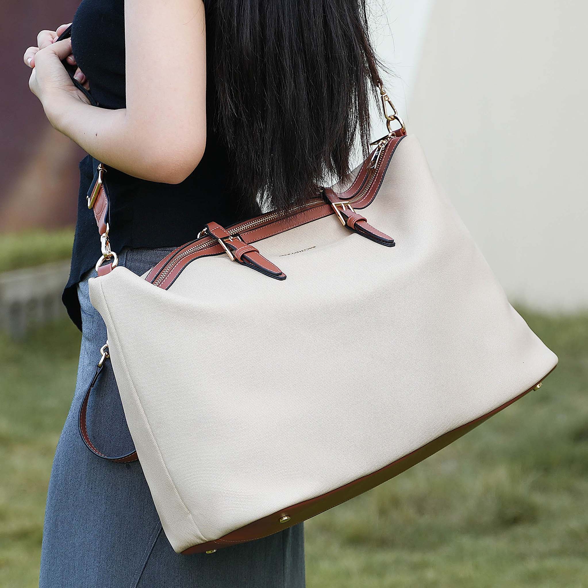 Zephyra Weekender Bag