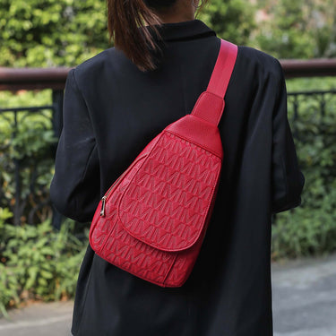 Cleisy Sling Bag