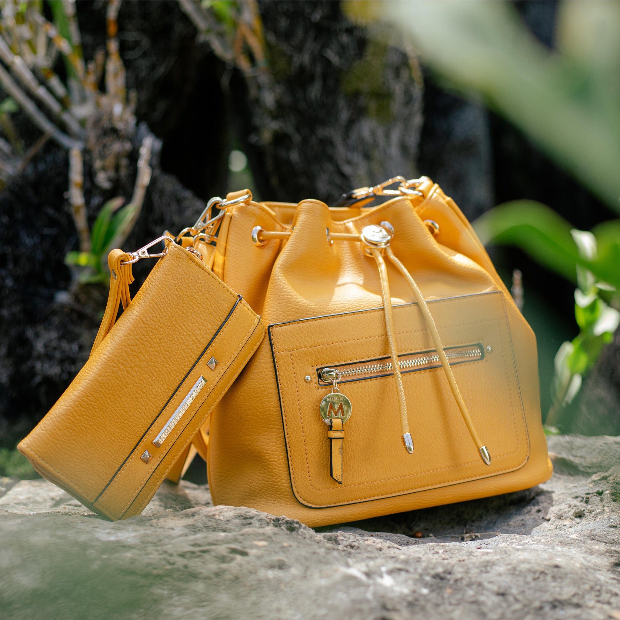 Larissa Bucket Bag and Wallet Set